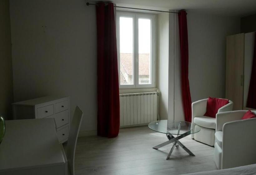 غرفة عائلية, La Boule D Or