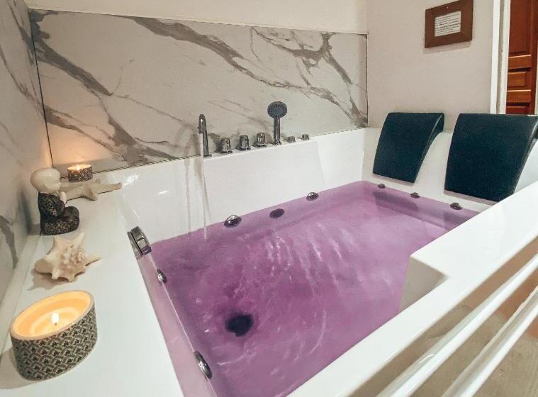 バスタブ付きスタンダードルーム, La Villa Saint Val