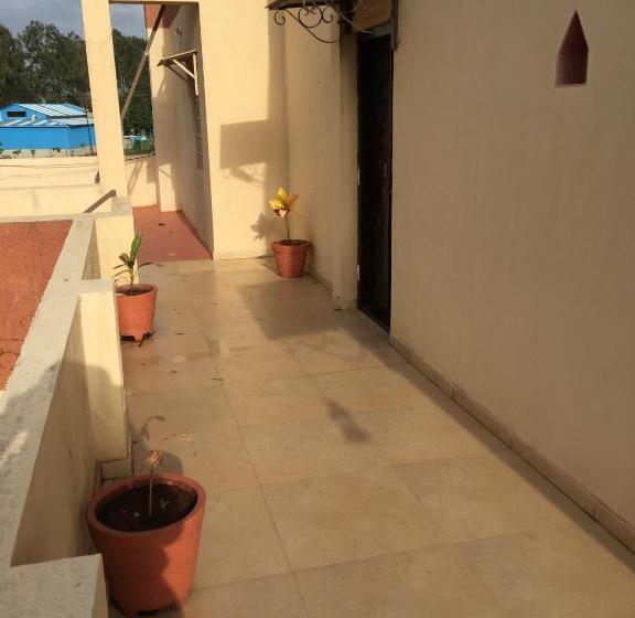 اتاق لوکس خانوادگی, Mtdc Approved Mohiniraj Guest House