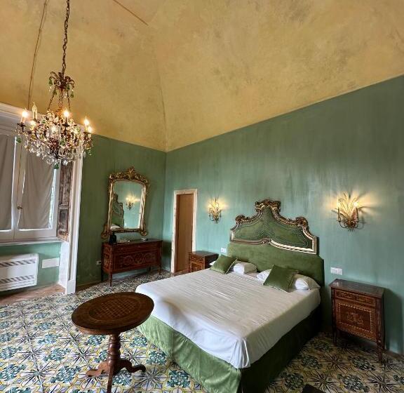 מיטת קינג בסוויטה, Villa De Cillis Carafa