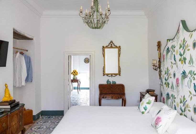 اتاق لوکس با چشم‌انداز, Villa De Cillis Carafa
