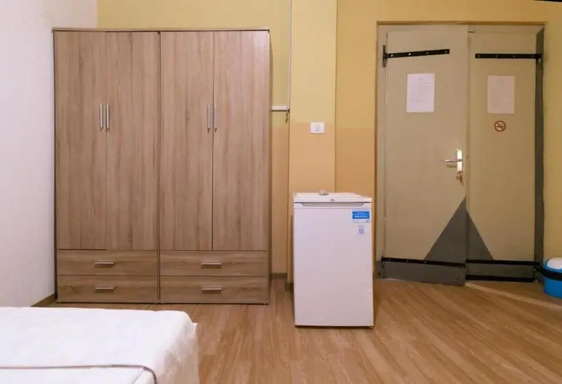 اتاق استاندارد سه نفره, Hostel Martin