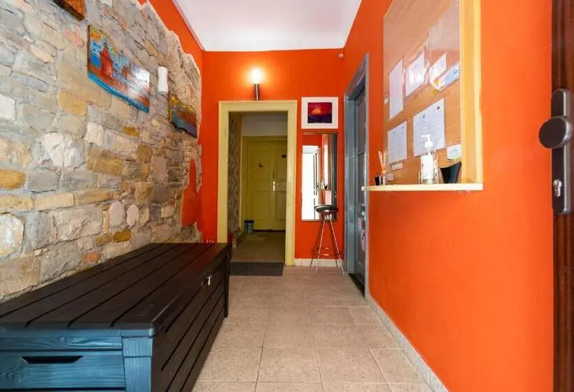 اتاق استاندارد یک تخته با سرویس بهداشتی مشترک, Hostel Martin