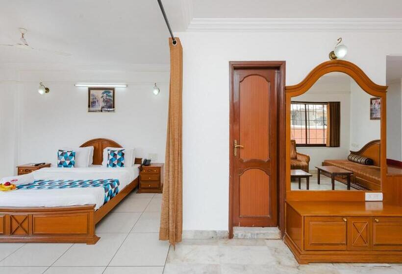 デラックススイート, Galaxy Opp Surat Railway Station