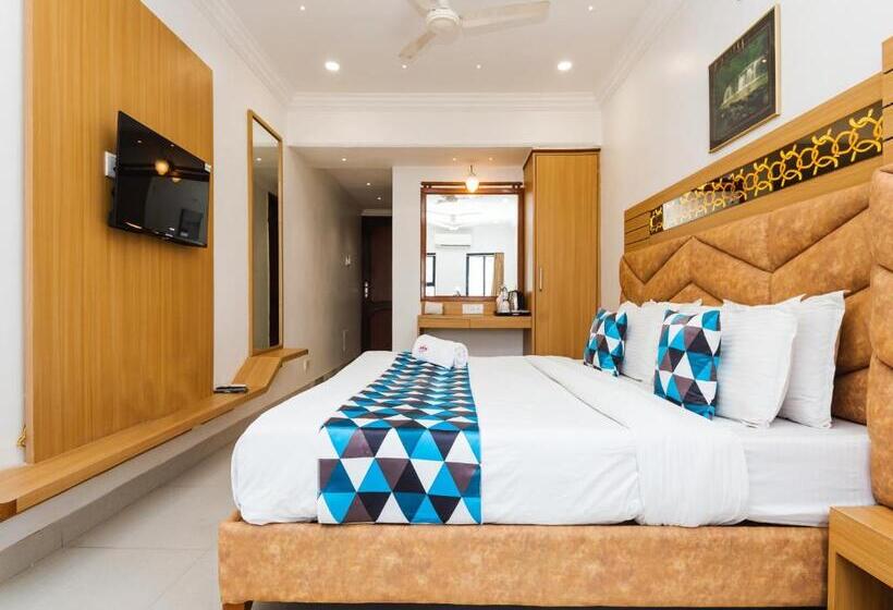 スーペリアールーム, Galaxy Opp Surat Railway Station