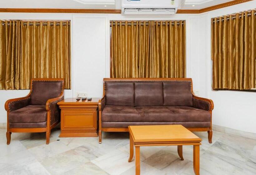 Family Suite, Galaxy Opp Surat Railway Station