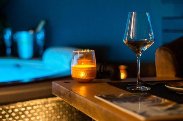 자쿠지 스위트, Love Suites & Spa Le Chai Avec Lit Rond