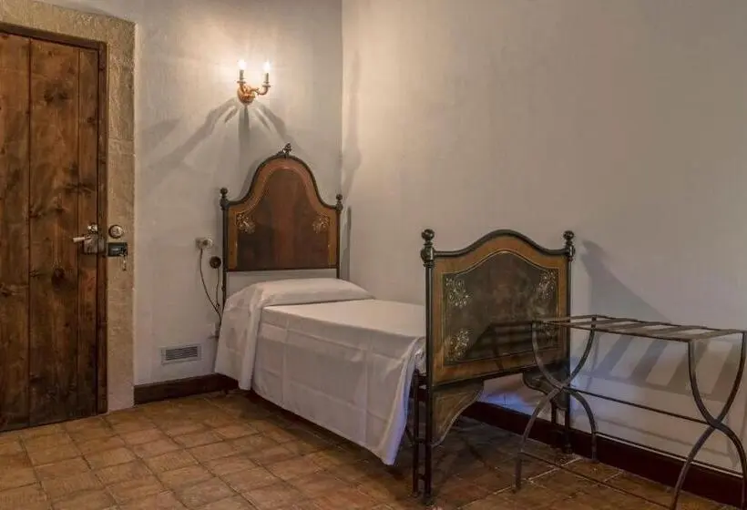 トリプルクラシックルーム, Masseria Fortificata Lo Zafferaneto