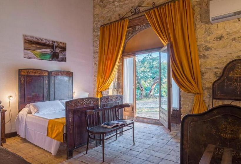 חדר דלוקס לארבעה, Masseria Fortificata Lo Zafferaneto