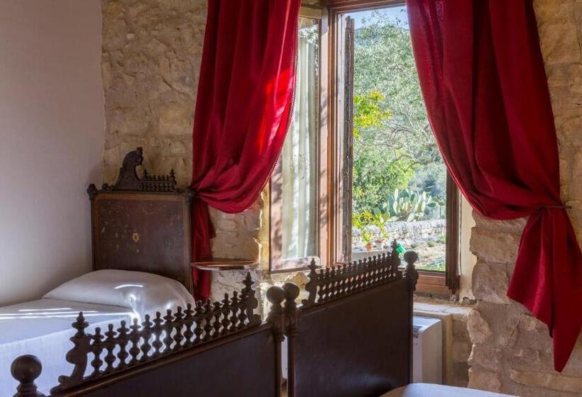 חדר קלאסי לארבעה, Masseria Fortificata Lo Zafferaneto