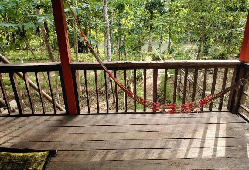 Deluxe room with river view, Nuts Huts