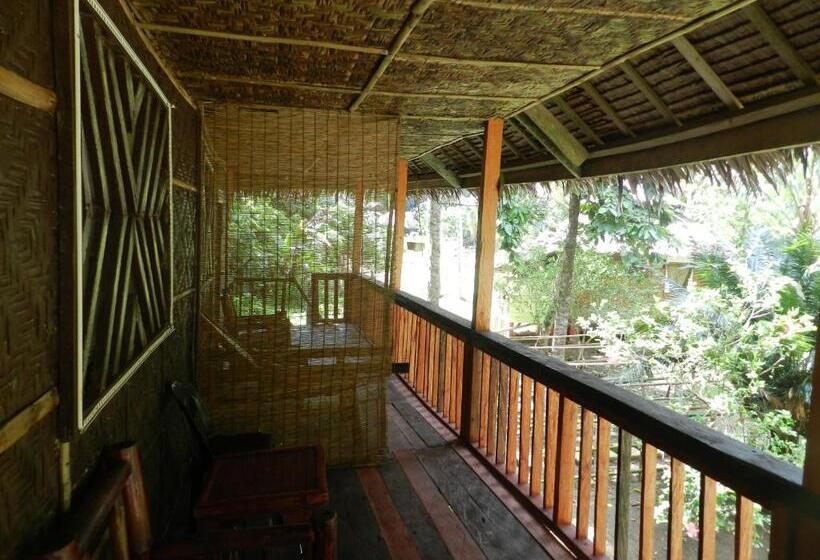 Deluxe room with river view, Nuts Huts