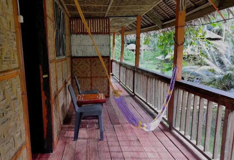 Habitación Deluxe, Nuts Huts