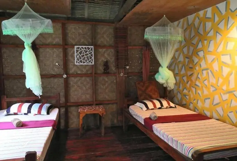 Habitación Deluxe, Nuts Huts