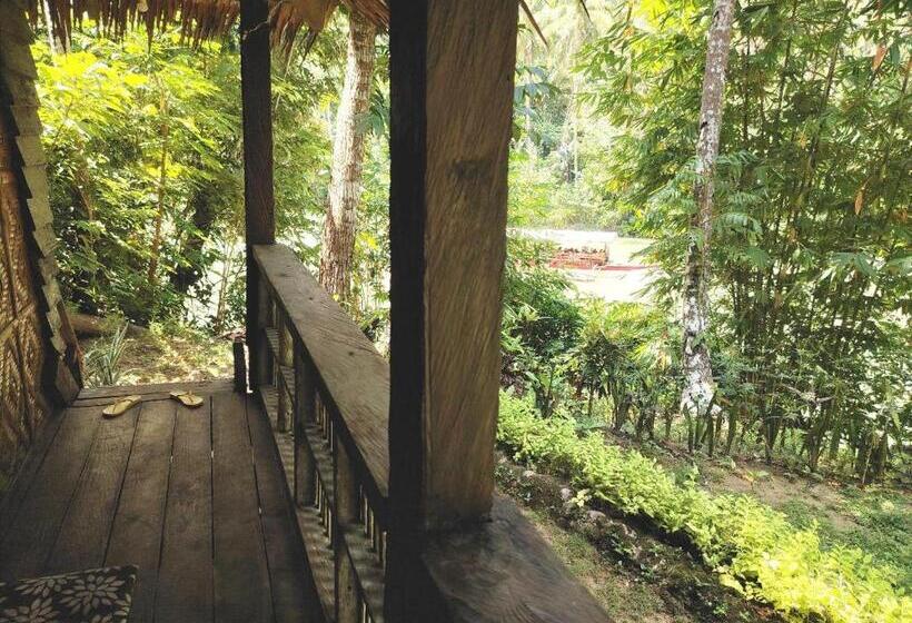 اتاق استاندارد با بالکن, Nuts Huts