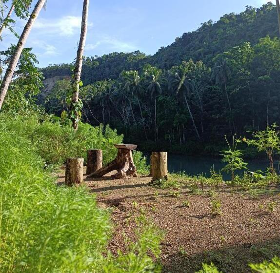 اتاق خانوادگی, Nuts Huts