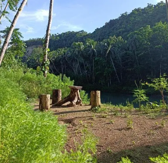 Habitación Familiar, Nuts Huts