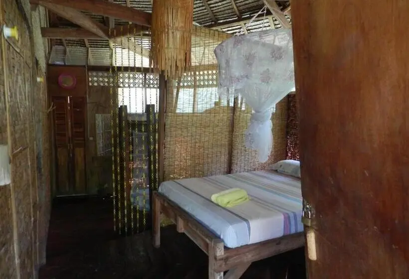 Habitación Familiar, Nuts Huts