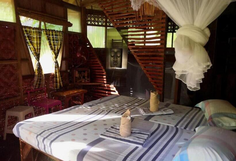 اتاق خانوادگی, Nuts Huts