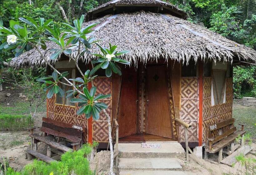 اتاق خانوادگی, Nuts Huts