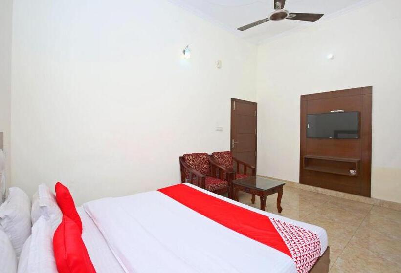 스탠다드 룸, Oyo 12766 Nimantran Resort