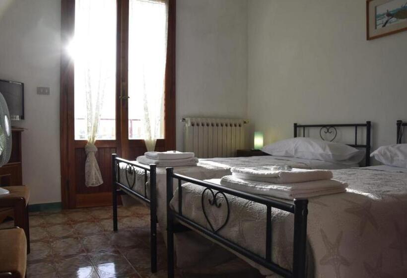 带共用浴室的标准房间, Appartamento Degli Dei