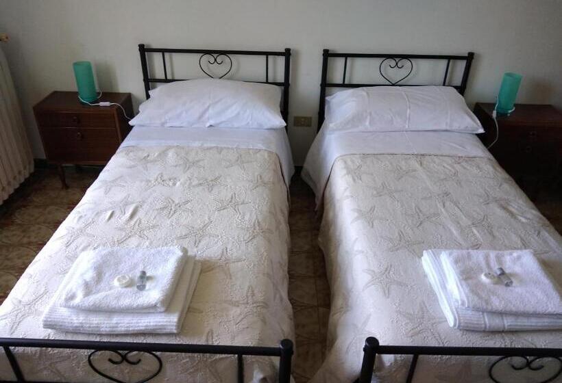 带共用浴室的标准房间, Appartamento Degli Dei