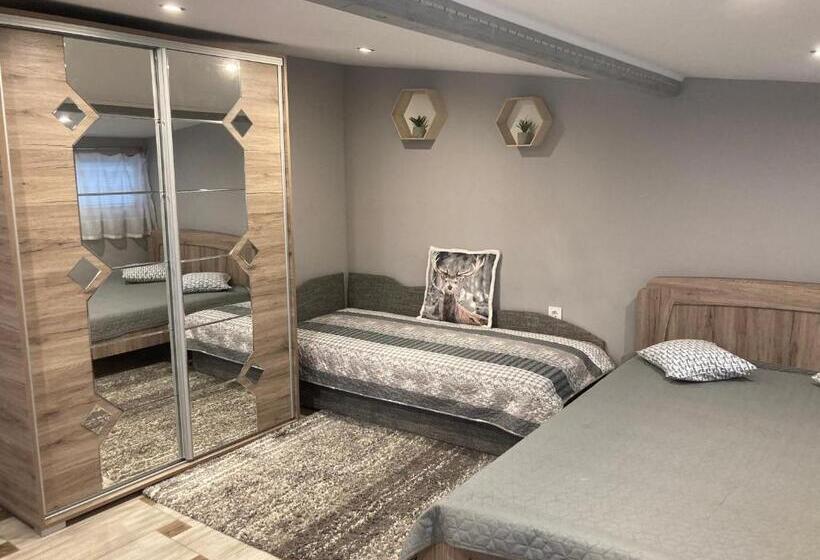 1 Bedroom Apartment Lake View, Gólya Tó Vendégház