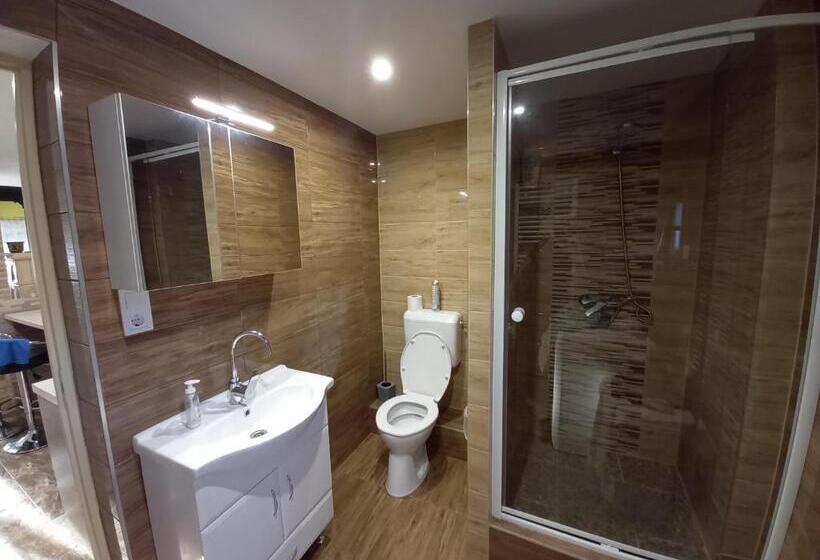 1 Bedroom Apartment Lake View, Gólya Tó Vendégház
