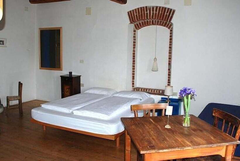 اتاق استاندارد, La Tinassara