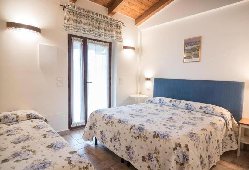 חדר סטנדרט לשלושה, Rosa Di Assisi