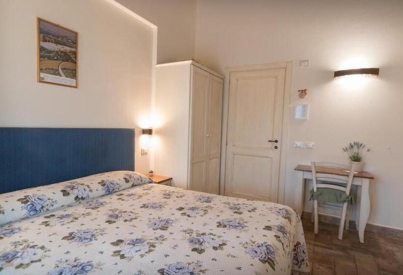 חדר סטנדרט לשלושה, Rosa Di Assisi