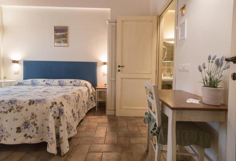 חדר סטנדרט לשלושה, Rosa Di Assisi