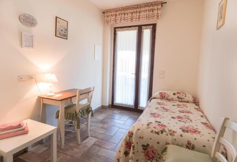 חדר סטנדרט יחיד, Rosa Di Assisi