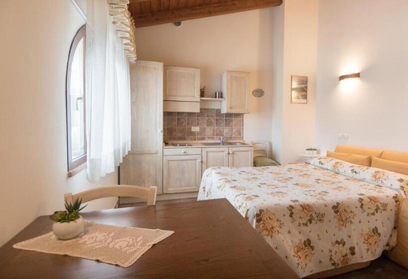 חדר סטודיו סטנדרד, Rosa Di Assisi