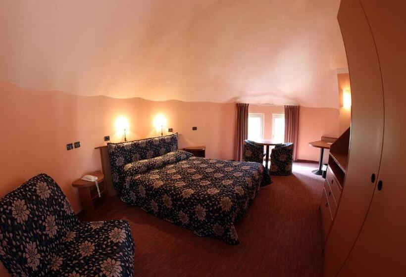 اتاق استاندارد سه نفره, Etoile Du Nord