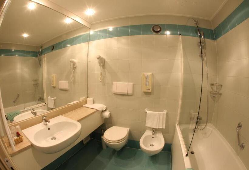 اتاق استاندارد چهار تخته, Etoile Du Nord