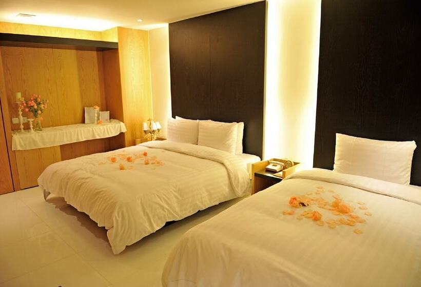 Suite Familiar, Grammos