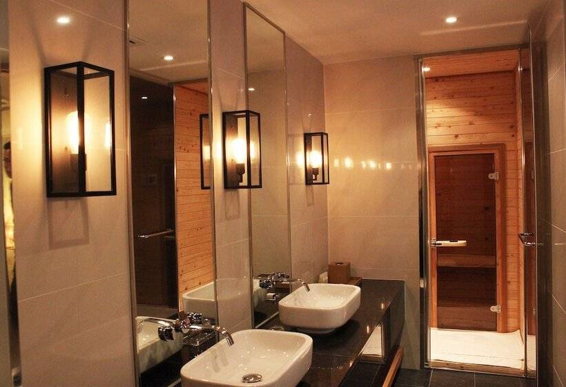 Suite Familiar, Grammos