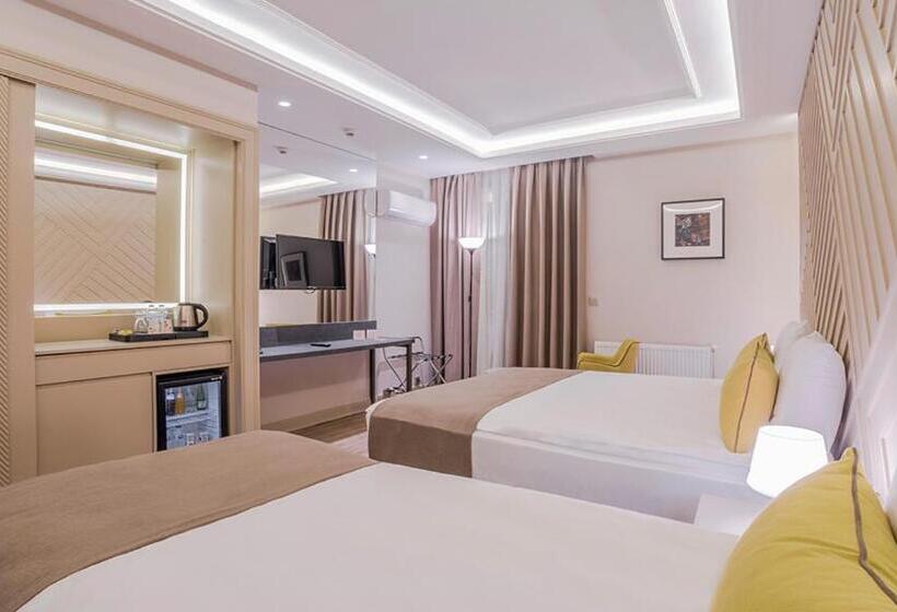 اتاق خانوادگی, Kaleli