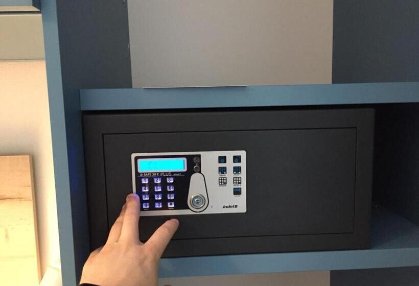 اتاق استاندارد با بالکن, La Perla