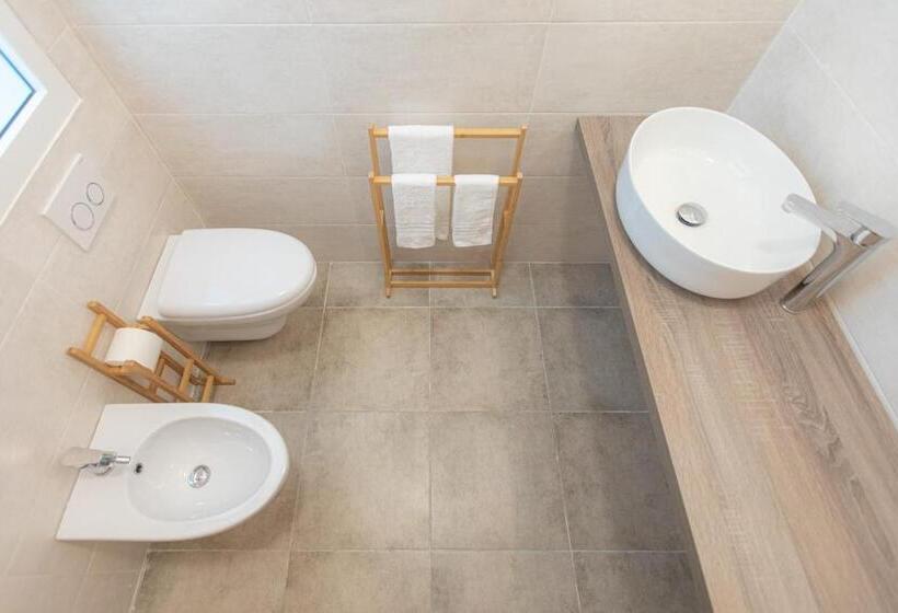 اتاق استاندارد با بالکن, La Perla