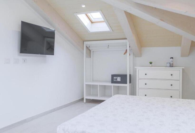 اتاق استاندارد, La Perla