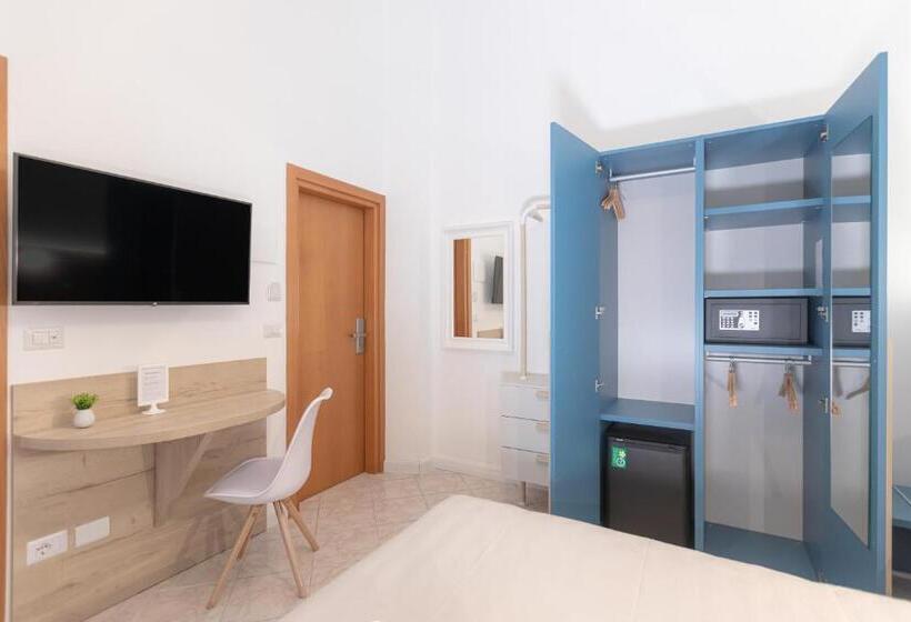 اتاق لوکس, La Perla