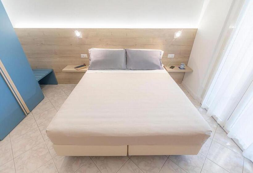 اتاق لوکس, La Perla