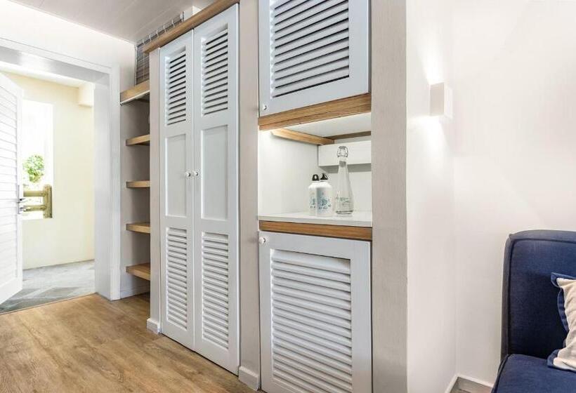 חדר סטנדרט נוף לבריכה, Lagoon Attitude