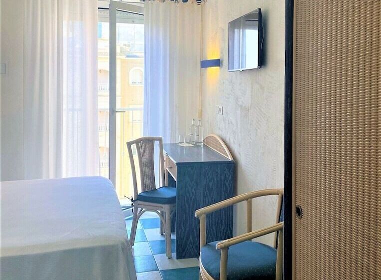 غرفة قياسية, Luxor Cattolica Beach