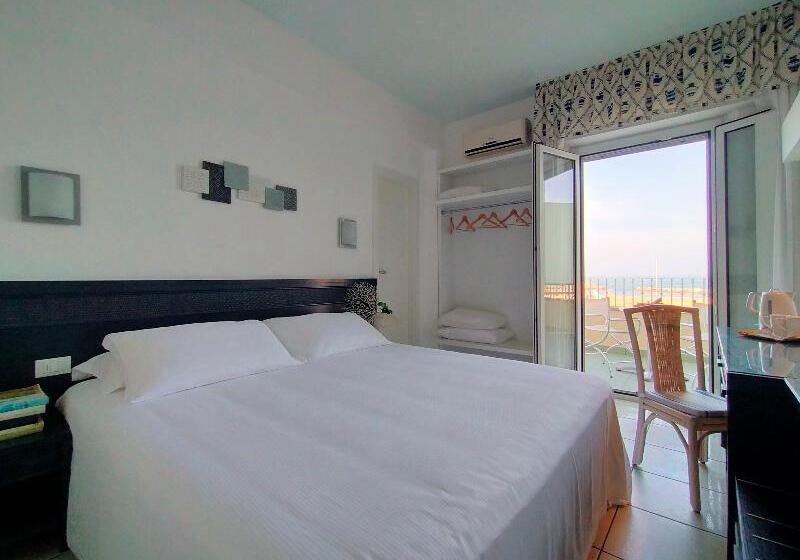 غرفة قياسية مطلّة علي البحر, Luxor Cattolica Beach