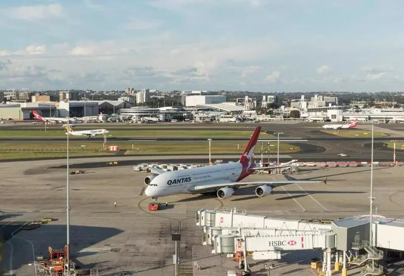 キングサイズベッドのデラックスルーム, Rydges Sydney Airport