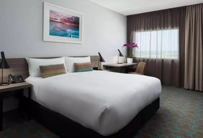 キングサイズベッド、ビュー付きデラックスルーム, Rydges Sydney Airport